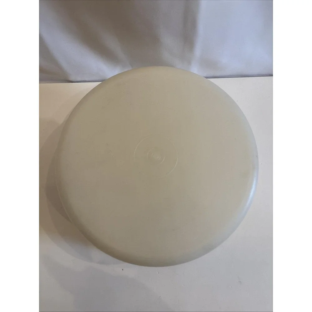 Tupperware Round Cake Carrier Gold W/Lid 1256-4 12